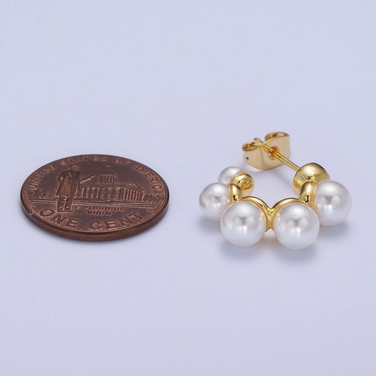 24K Gold Filled Round Pearl Lined C-Shaped 18mm Stud Earrings | AD-203