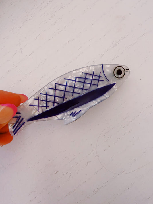Pearl Sardine Claw Clip