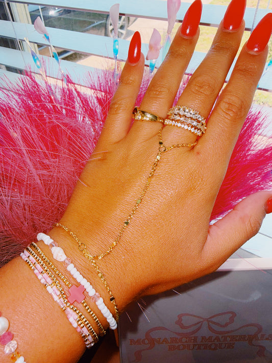 Lilly Handchain