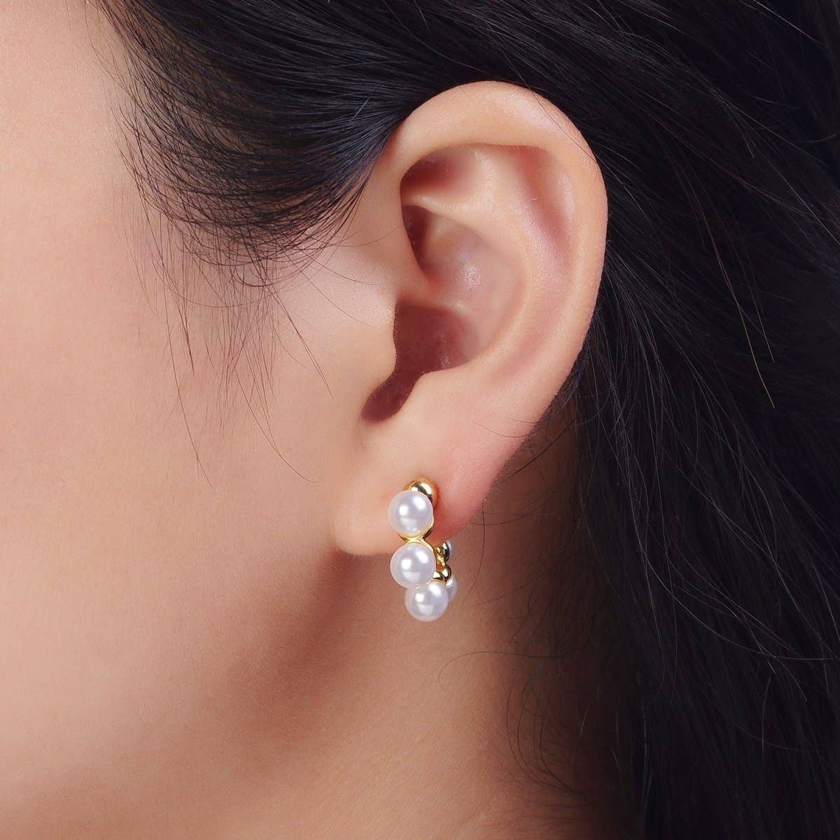 24K Gold Filled Round Pearl Lined C-Shaped 18mm Stud Earrings | AD-203